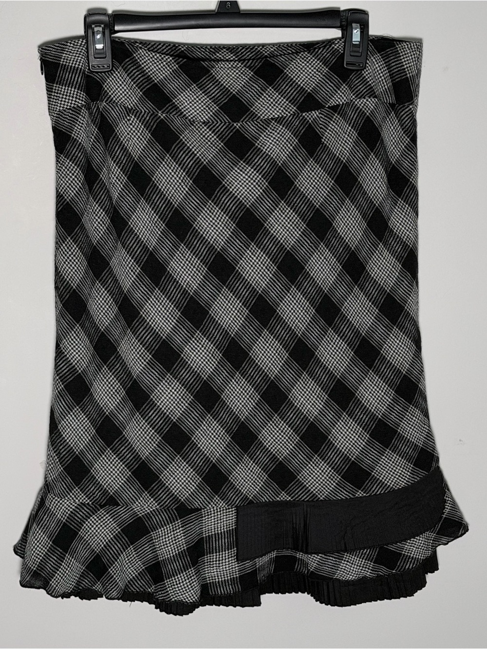 Bandolera Vintage Black and Grey Plaid A-Line Skirt with Ruffle Hem 6/8